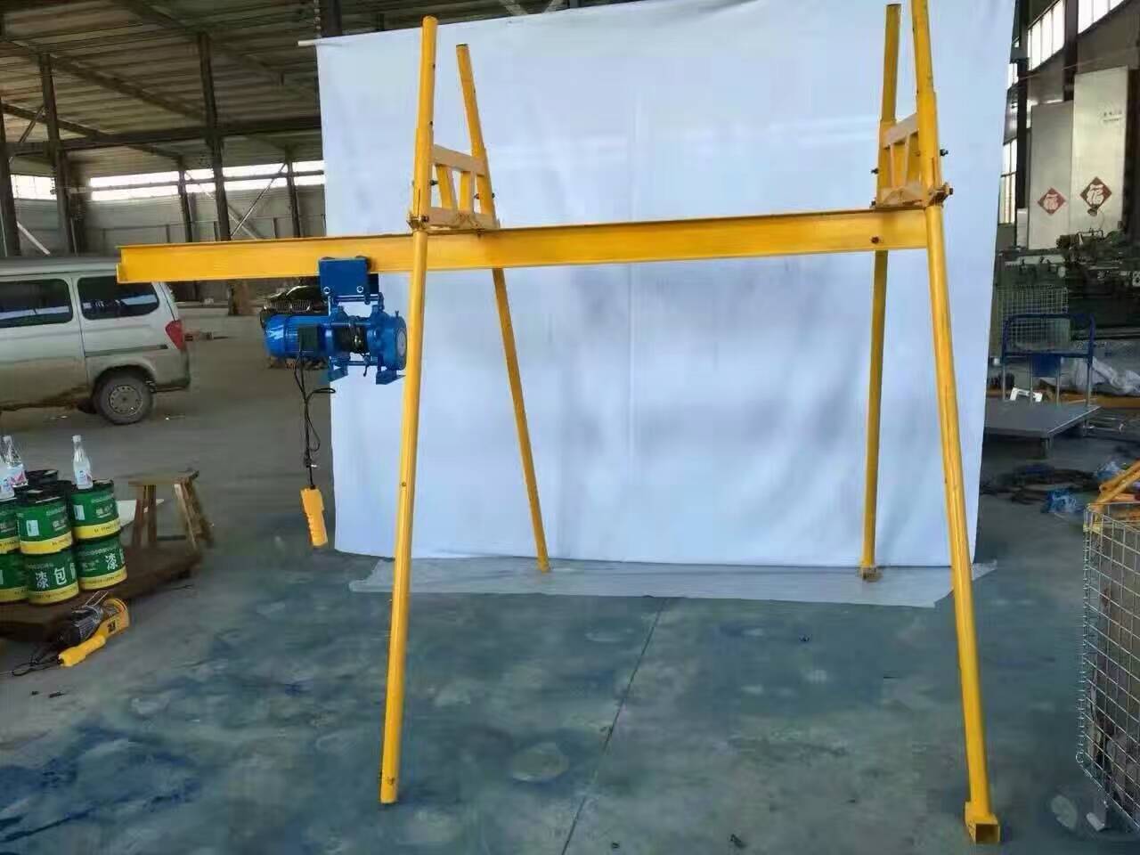 直滑吊機